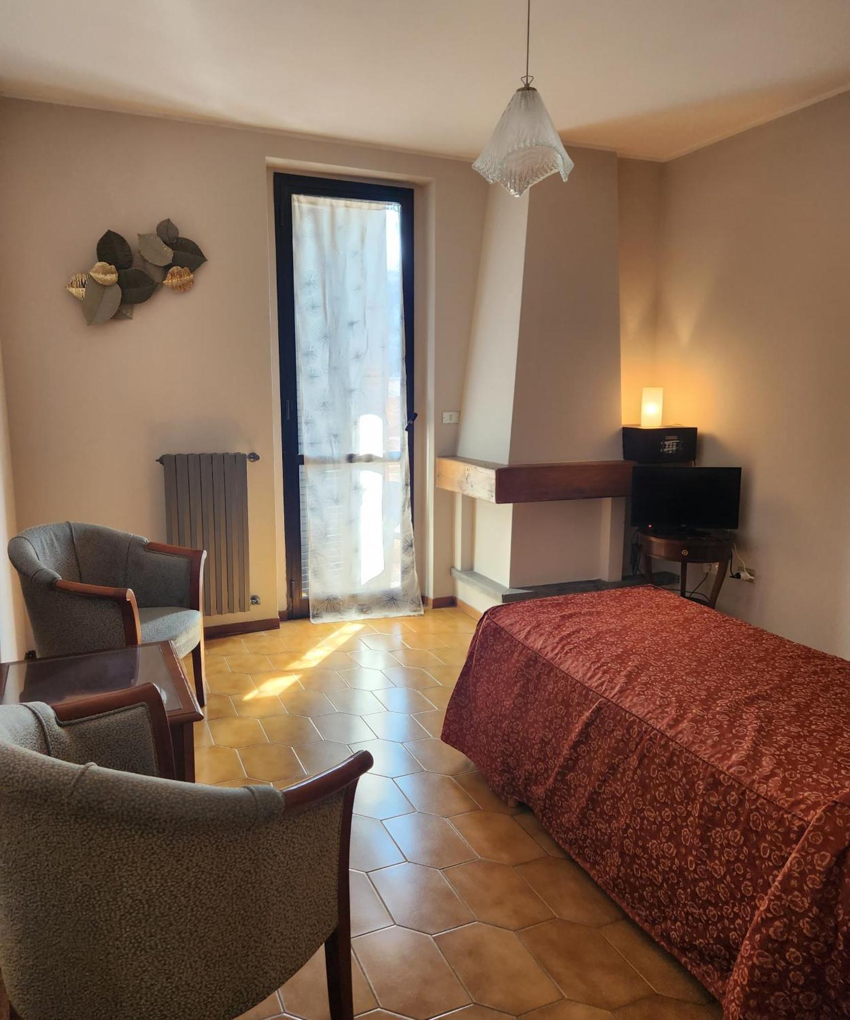 Hotel Mistrello Di Savoia Borgo Val di Taro Eksteriør bilde